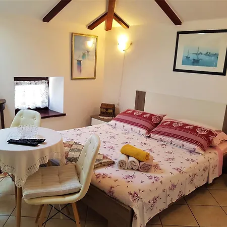 Noemi Apartment