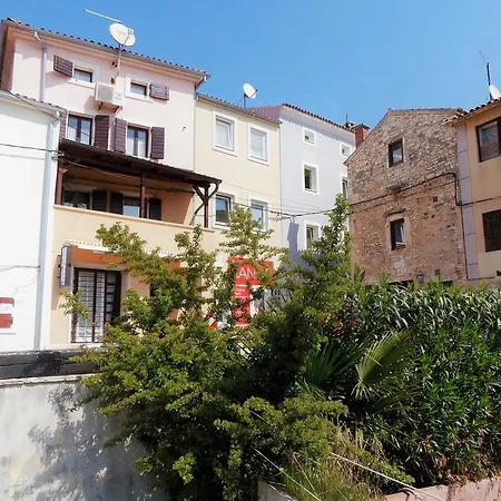 Noemi Apartment *